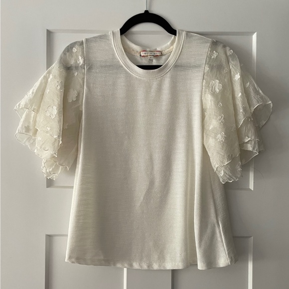 Eri + Ali flutter sleeve top with floral appliqués - Picture 3 of 6